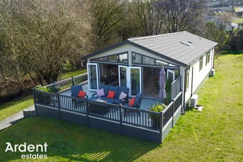 Warren Lodges, Woodham Walter 2 bed lodge for sale