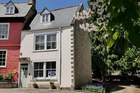 Market Hill, Calne 3 bed semi