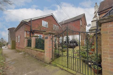 Windmill Hill, Brenchley TN12 2 bed flat for sale