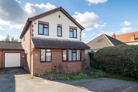 Kingston Road, Surrey KT19 4 bed detached house for sale