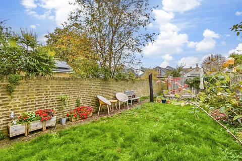 Whitstable Road, Faversham, Kent 3 bed semi