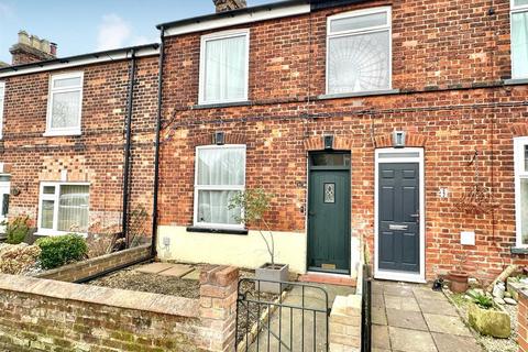 Marlborough Avenue, Hornsea 3 bed terraced house for sale