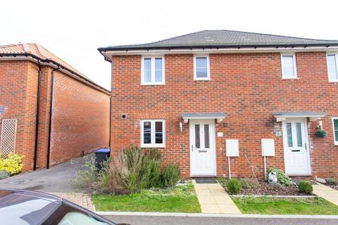 Ropeway Drive, Aylesham, Canterbury... 3 bed semi
