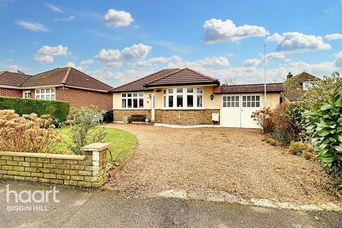 Old Tye Avenue, Biggin Hill 4 bed bungalow for sale