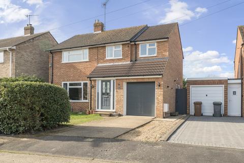 Long Gore, Surrey GU7 4 bed detached house for sale