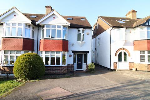 Goodhart Way, West Wickham, BR4 4 bed semi
