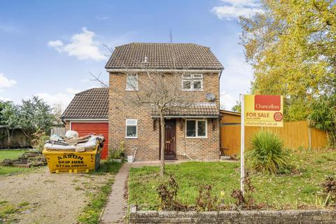 Farnborough,  Hampshire,  GU14 3 bed detached house for sale