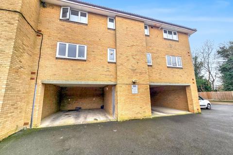 Westmoreland Drive, Sutton SM2 Studio for sale