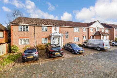 St. Nicholas Court, Crawley, West Sussex 2 bed flat for sale