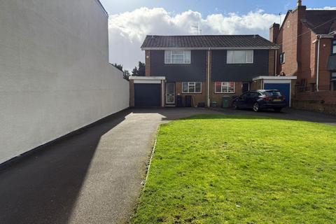 Bridgnorth Road, Stourbridge DY8 3 bed semi