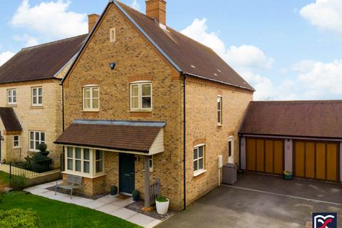 Kennel Lane, Paulerspury NN12 4 bed detached house for sale