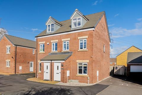 Messor Gardens, Leighton Buzzard, LU7 3 bed semi