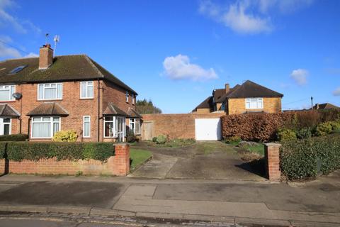 Farm Road, Maidenhead 3 bed semi