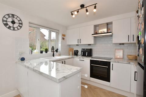Wheatear Place, Billericay, Essex 3 bed detached house for sale