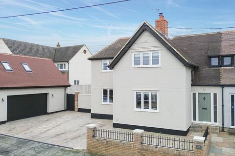 Braintree CM7 4 bed semi