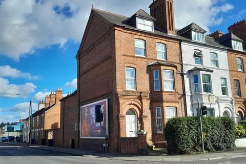 Leicester Road, Loughborough LE11 8 bed semi