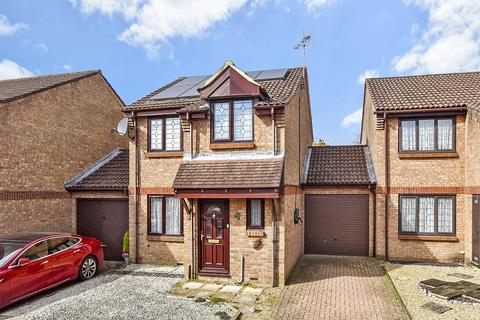 Tanyard Close, Horsham, West Sussex 3 bed link detached house for sale