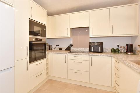 Tanyard Close, Horsham, West Sussex 3 bed link detached house for sale