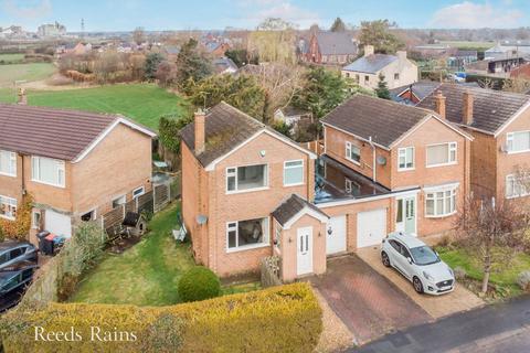 Birch Grove, Northwich CW9 3 bed link detached house for sale