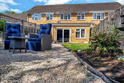 Hunters Way, Uckfield, East Sussex 3 bed terraced house for sale
