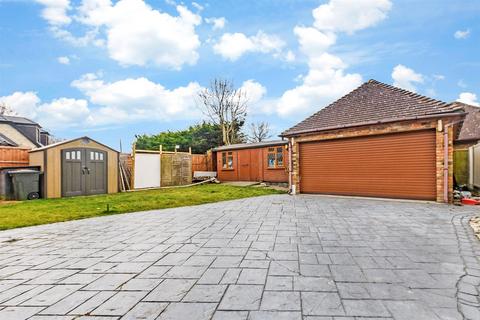 Beechwood Drive, Culverstone... 3 bed detached bungalow for sale