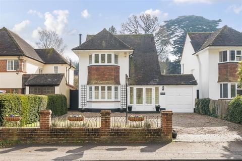 Outwood Lane, Chipstead, Coulsdon 3 bed detached house for sale
