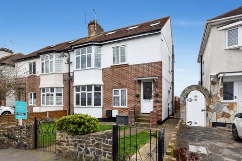 Tudor Gardens, Shoeburyness, Essex, SS3 3 bed maisonette for sale
