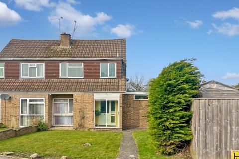 Tennyson Close, Warminster 3 bed semi
