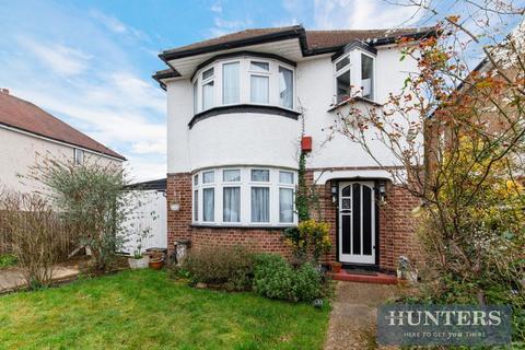 St. Philips Avenue, Worcester Park 3 bed detached house for sale