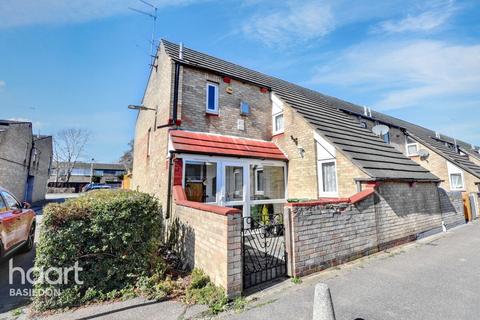 19 Travers Way, Basildon SS13 3LT 3 bed end of terrace house for sale