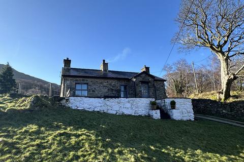 Llanberis, Caernarfon, LL55 2 bed cottage for sale