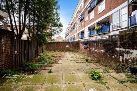 Overbury Street, London E5 3 bed flat for sale