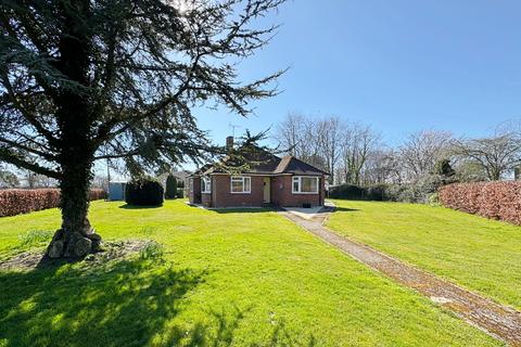 Rotten Row, Sidlesham PO20 3 bed detached bungalow for sale