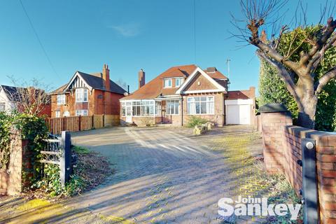 Berry Hill Lane, Mansfield, NG18 3 bed detached bungalow for sale