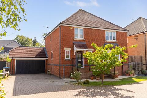 William Gardens, Horley RH6 4 bed detached house for sale