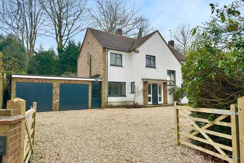 Middleton Road, CAMBERLEY GU15 4 bed detached house for sale