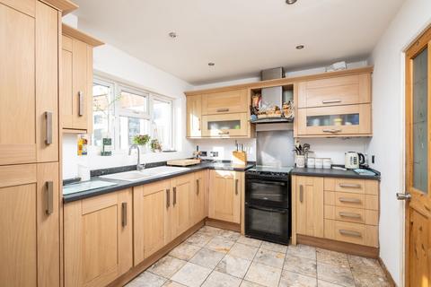 Noke Shot, Harpenden AL5 4 bed end of terrace house for sale