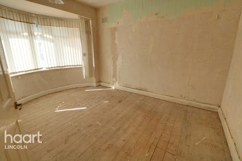 Western Crescent, Lincoln 2 bed detached bungalow for sale