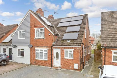 Lee Street, Horley, Surrey 3 bed semi