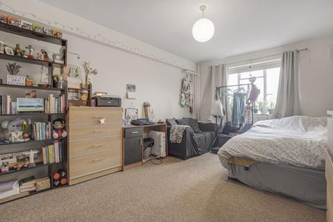 Shiraj Tower, Commercial Road, E1 2BT 2 bed apartment for sale