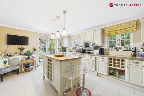 Hampton Close, Huntingdon PE28 5 bed detached house for sale