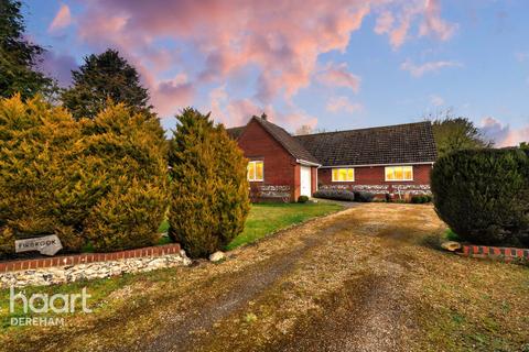 Houghton Lane, Swaffham 3 bed detached bungalow for sale