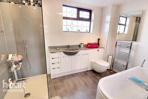 Chadacre Avenue, Clayhall 4 bed detached house for sale