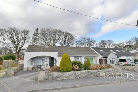 Longacre Drive, Ferndown, BH22 3 bed detached bungalow for sale
