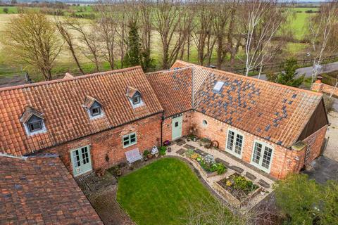 Shelton, Newark 5 bed barn conversion for sale