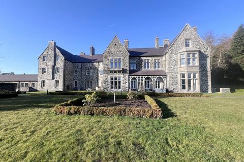 Plas Y Coed, Bangor, Gwynedd, LL57 2 bed apartment for sale