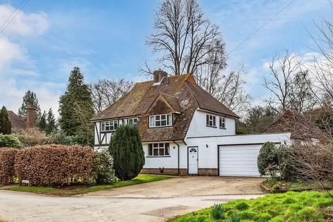 Links Road, Bramley, Guildford... 4 bed village house for sale