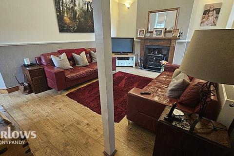 Ty Celennyn, Pentre CF41 4 bed semi