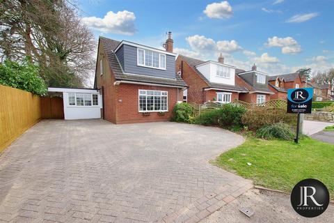 Etching Hill Road, Rugeley WS15 3 bed detached house for sale