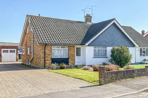 Graham Close, Hockley SS5 3 bed chalet for sale